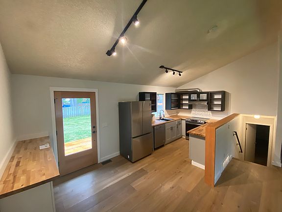 3rd image of 22829 SE 288th St