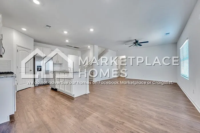 1027 Park View Dr — Photo 9