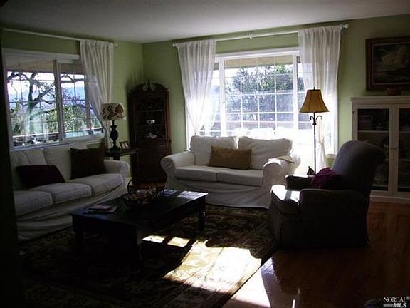 4th image of 851 Vichy Hills Dr