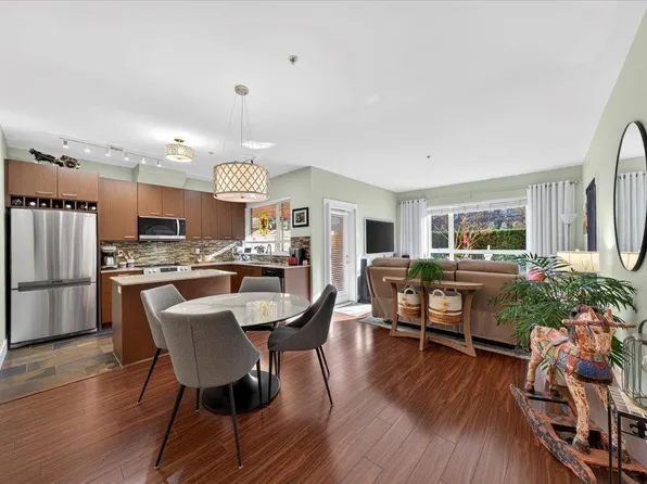 2473 Atkins Ave #102, Pt Coquitlam, BC V3C 0C4