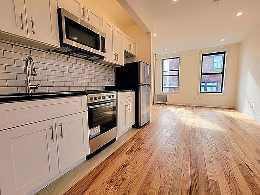 1st image of 256 E 10th St #6R