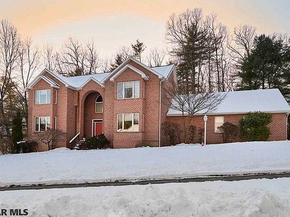 2nd image of 2327 Oak Leaf Dr