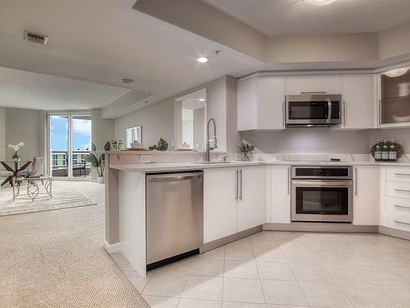 2nd image of 401 SW 4th Avenue #1000