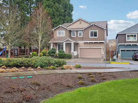 2nd image of 13868 SE Falcon Ave