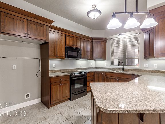 3rd image of 810 S Dixie Dr Unit 1511
