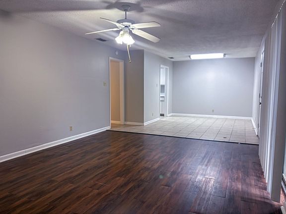 3rd image of 4222 Southpark Dr APT 110