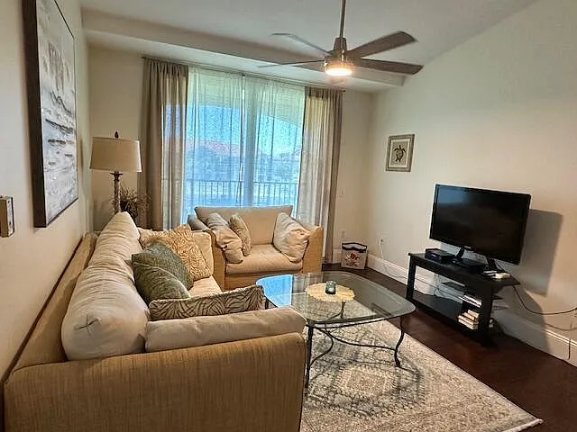 822 Villa Cir — Photo 2