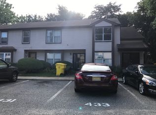 433 Woodlake Manor Dr, Lakewood, NJ