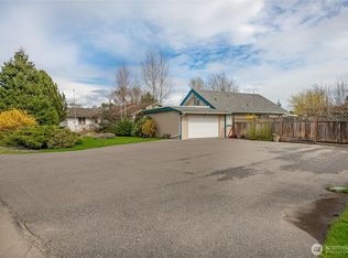 8262 Chilliwack Rd, Blaine, WA 98230