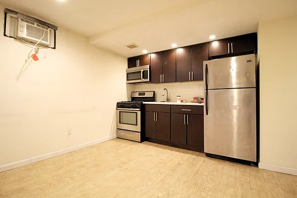 Rented by Elite NY Holdings | media 16