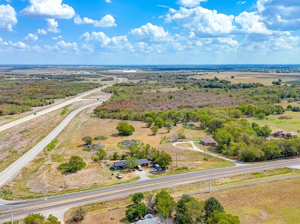 415 N Spikes Rd, Corsicana, TX 75110
