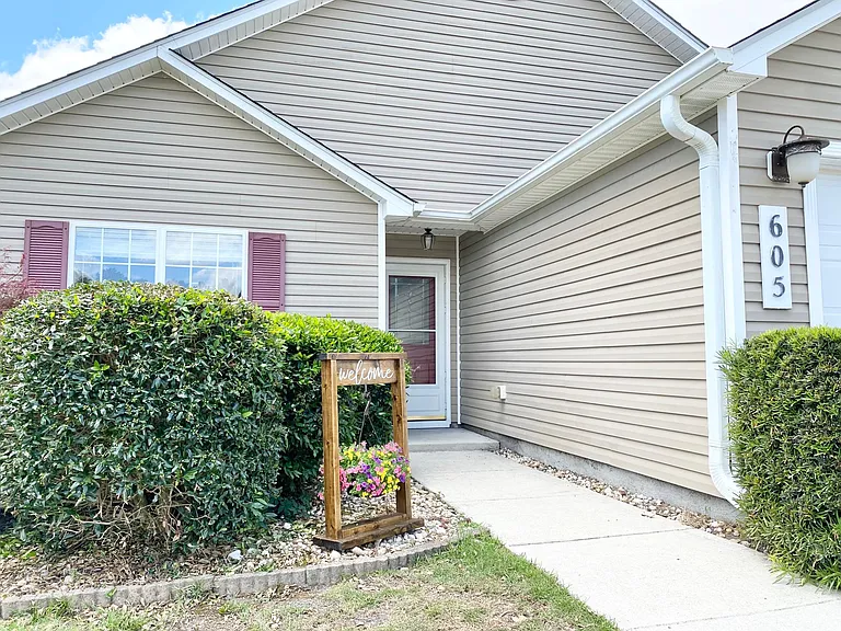 605 Whittle Ct — Photo 2