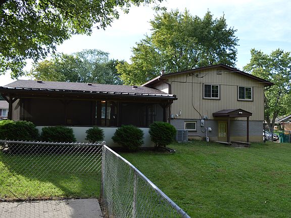 3rd image of 4432 Burchdale St