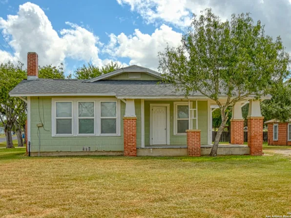 115 KLECKA ST, Poth, TX 78147