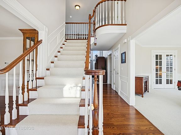 2nd image of 21322 W Williamsburg Ct