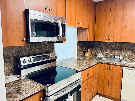 5th image of 1801 S Ocean Dr APT 633