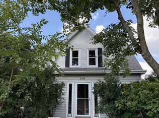 201 E Pleasant St, Portage, WI 53901