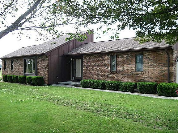 5th image of 803 Fox St