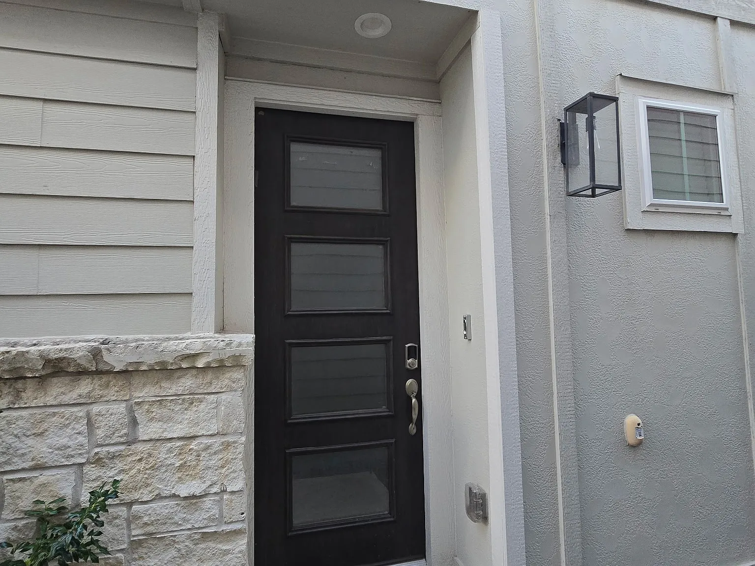 3 bed, 2.5 bath, 1650 sqft, $2,495 — Photo 2