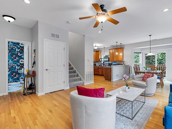 4th image of 8018 Presidio Ct