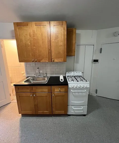 1873 2nd Ave #9 — Photo 3