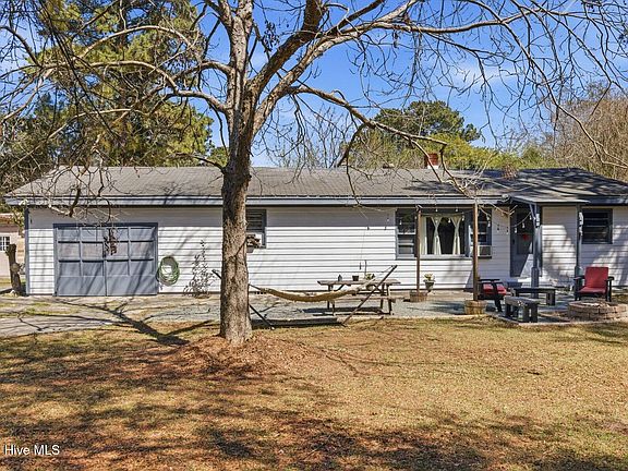 2nd image of 2006 Oakley Road