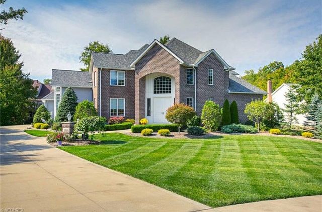 1st image of 155 Linwood Ln