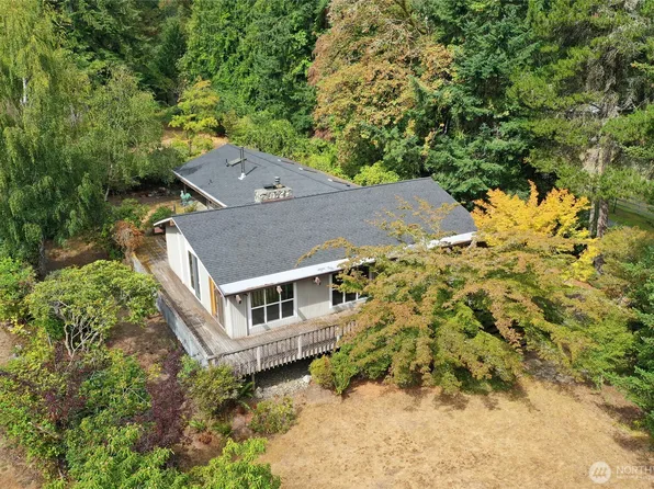 12901 Sunrise Drive NE, Bainbridge Island, WA 98110