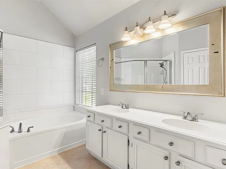 6721 Misty Hollow Dr — Photo 21