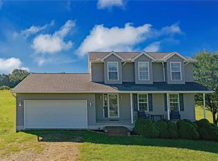 3218 Bartlett Rd, Mantua, OH 44255