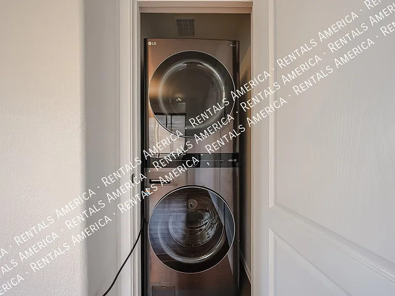 2402 E 5th St #1515 — Photo 5