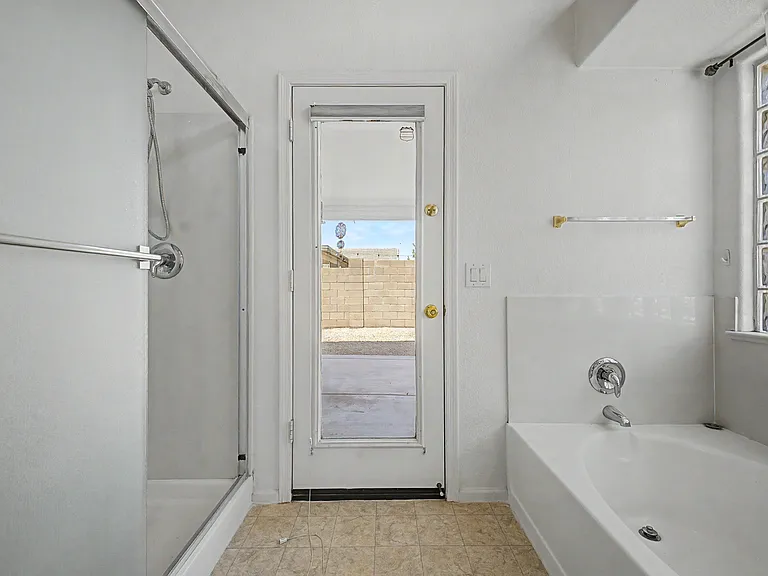 4649 E Augusta Ave — Photo 28