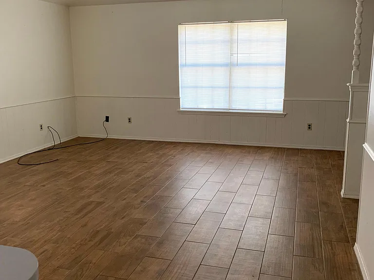 1015 Sugarloaf Dr — Photo 1