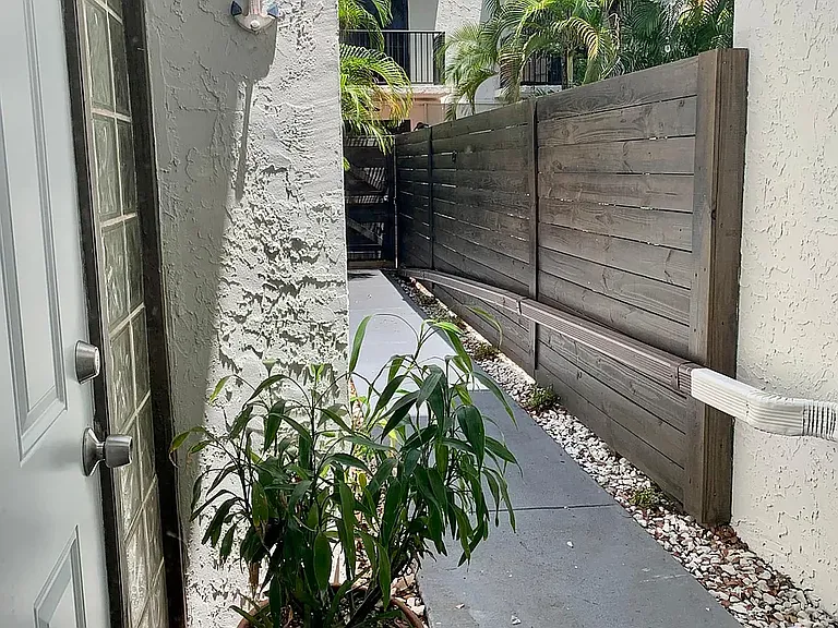 3209 Bird Ave — Photo 25