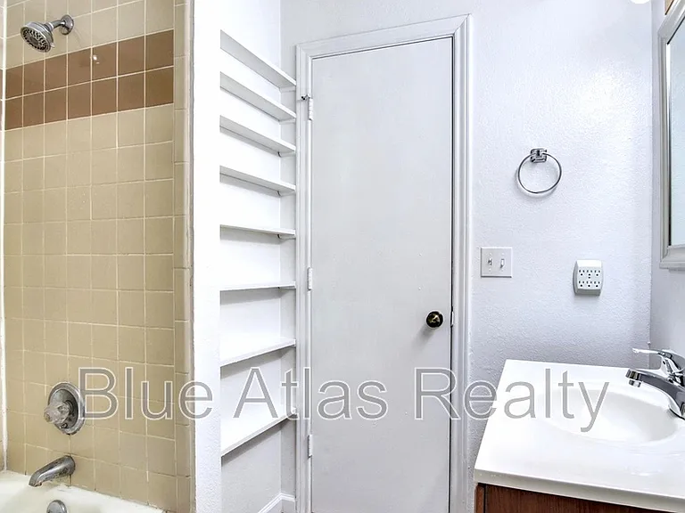 916 Hilltop Dr #B — Photo 15
