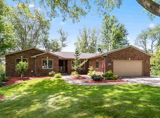 4823 Rapid Creek Rd NE, Iowa City, IA 52240