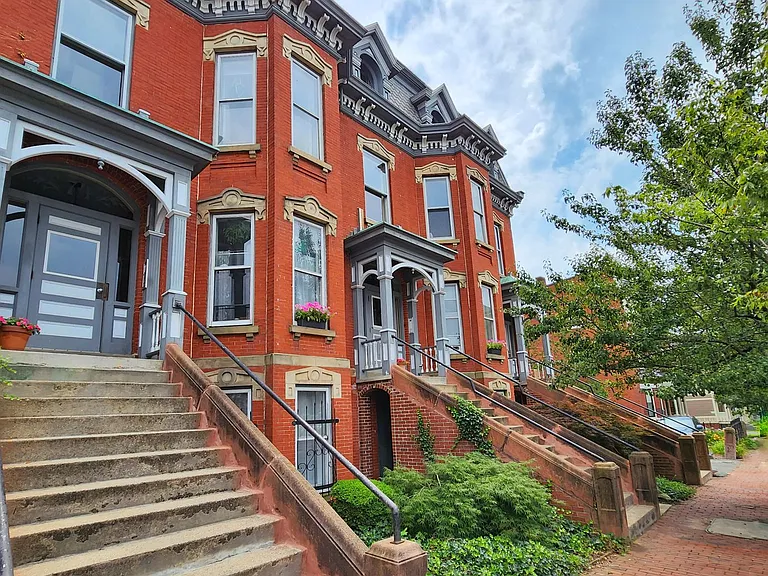 70 Temple St #1 — Photo 3