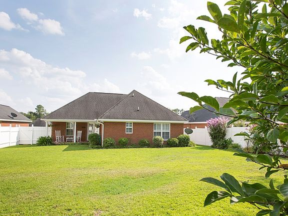 4th image of 224 Orangepark Dr