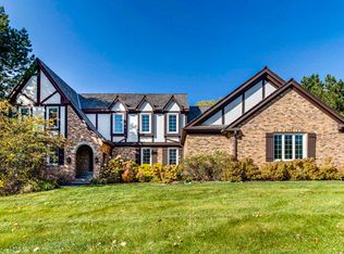 5242 Torrey Pine Cir, Long Grove, IL 60047