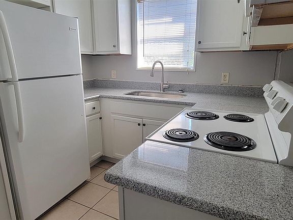 3rd image of 6630 Applegate St #6632-6640-6646