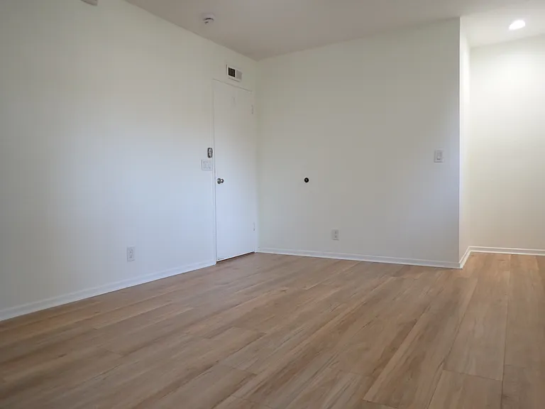 10156 Holburn Dr — Photo 20