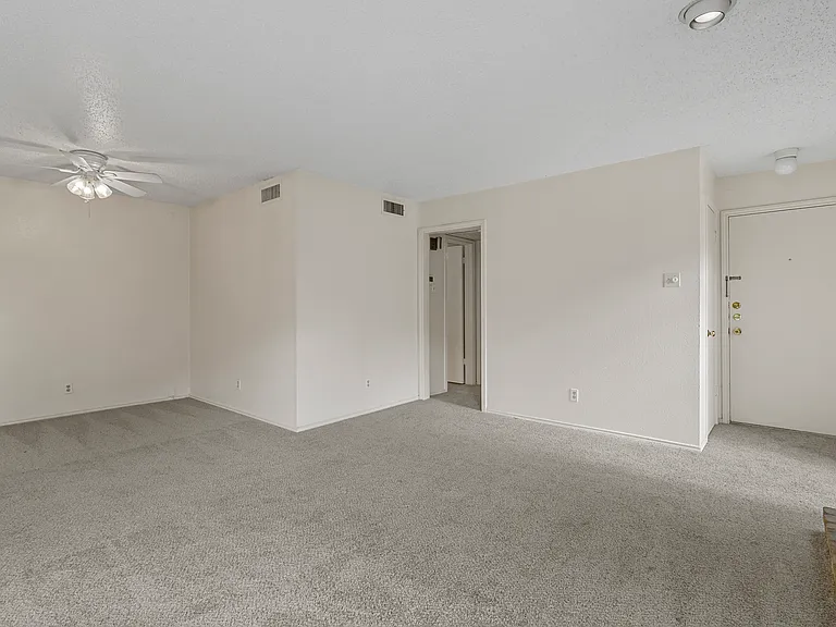 15221 Berry Trlbldg #A108 — Photo 9