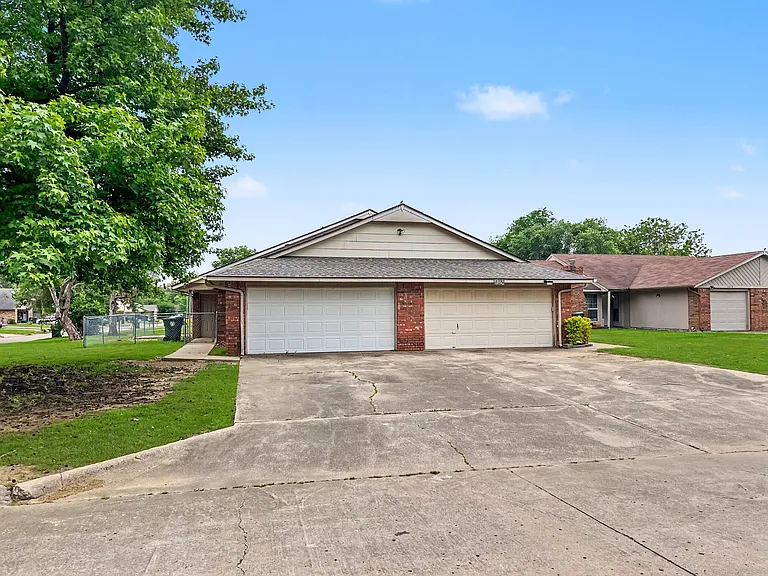 1231 Turner Pl — Photo 1