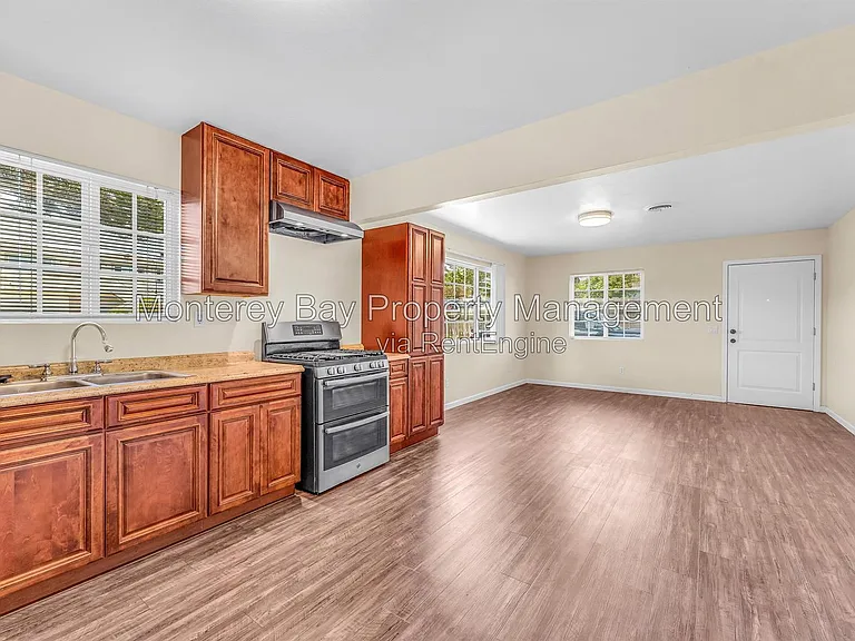 229 Hillcrest Ave #1-1-1 — Photo 15