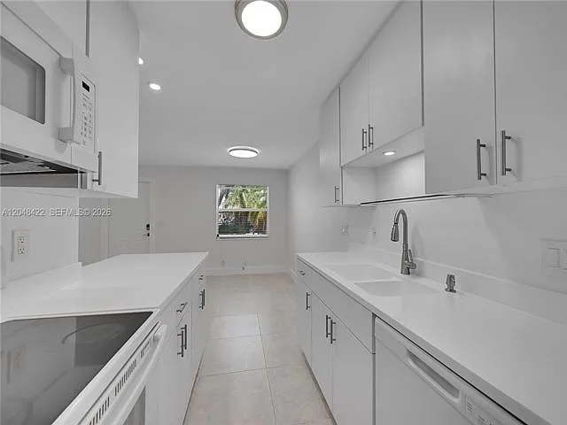 808 SW 12th Ct — Photo 14