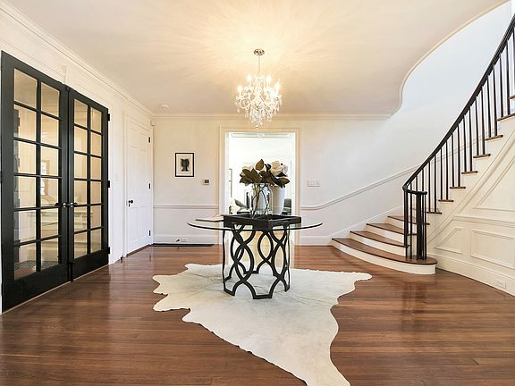 2nd image of 117 Bellevue Ave
