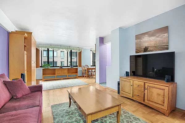 1st image of 425 E 63rd St APT W8b