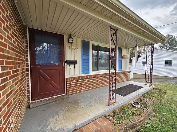 4th image of 1520 Sylvan Dr
