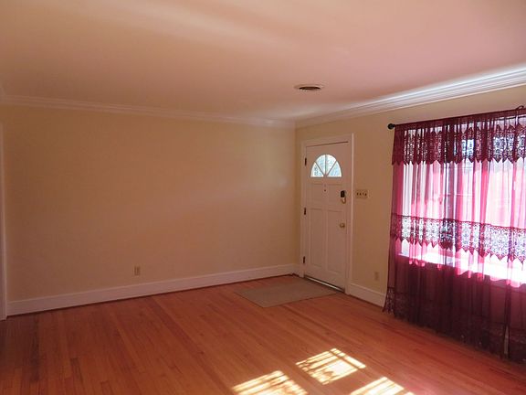 4th image of 3814 Falstone Rd N