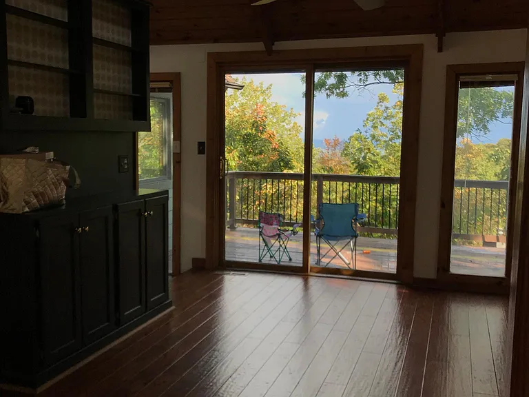 14 Altamont Forest Dr — Photo 10